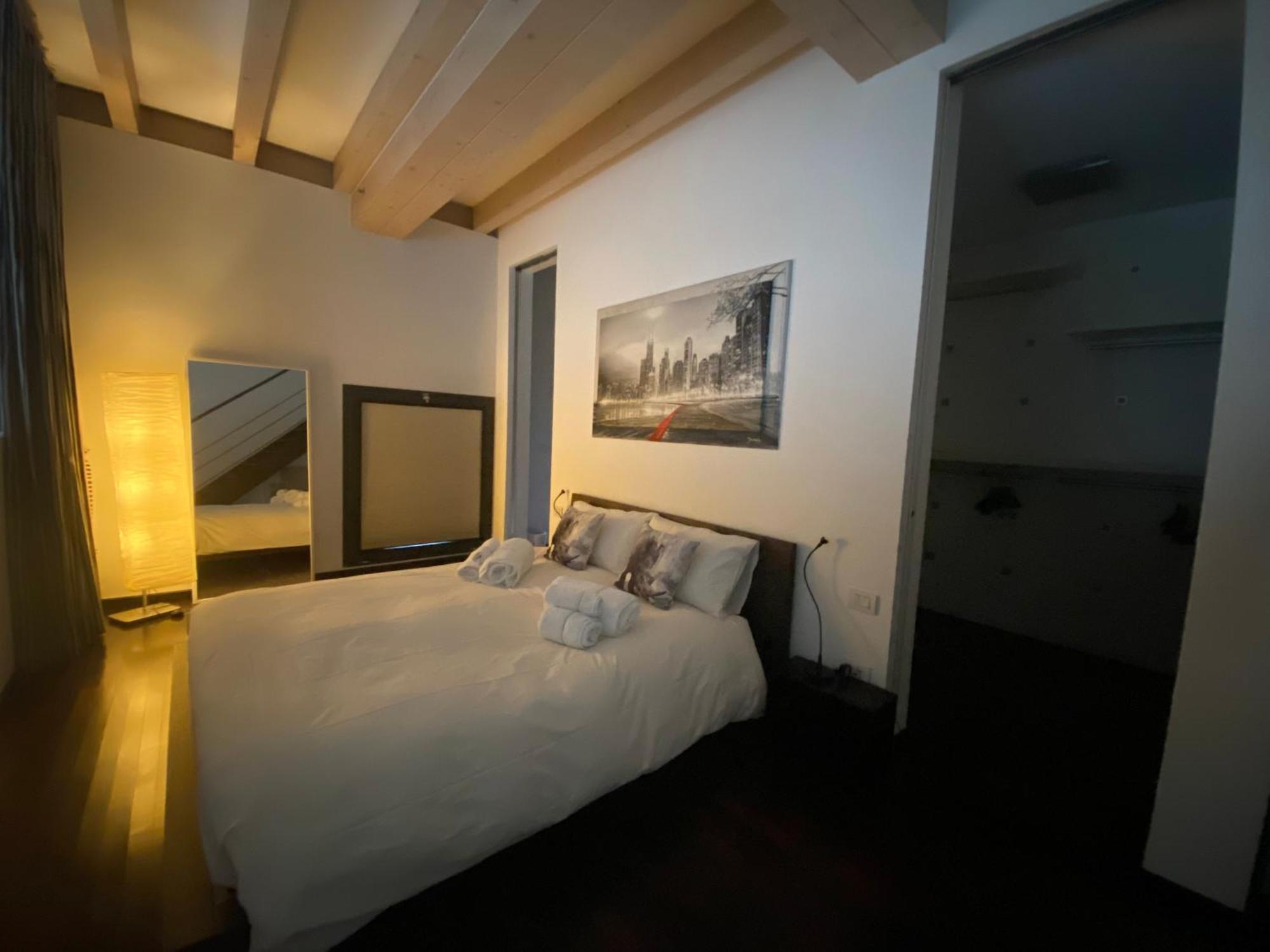Design Loft - Red Lofty - Collegato A Rho Fiera E Mico, Wi-fi & Parking Appartamento Milano