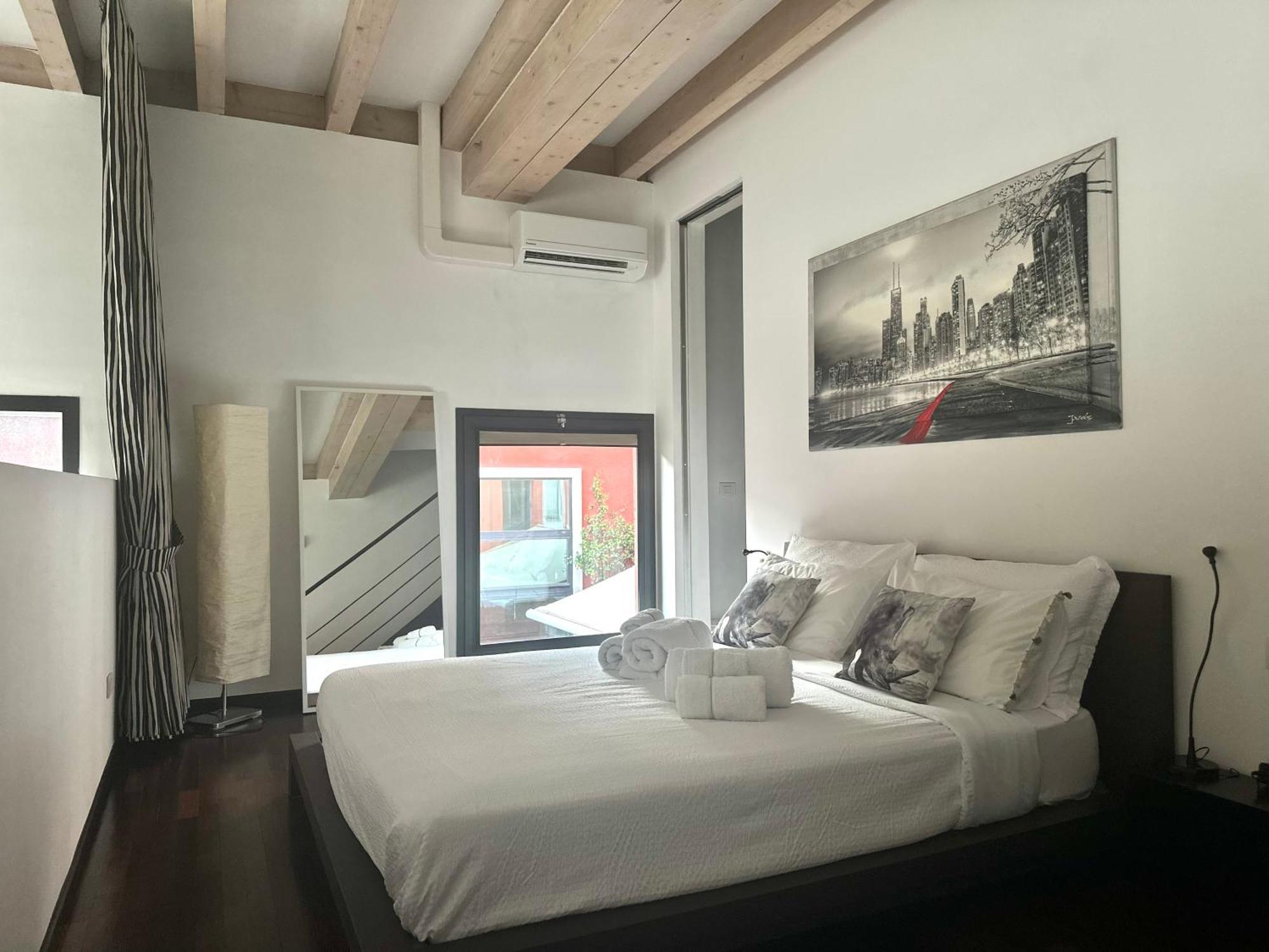 Red Lofty Milano- Loft Moderno Comodo Per Ippodromo, San Siro, Rho Fiera-mico E Politecnico, Parking
